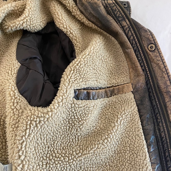 Levi's brown distressed XL faux leather Trucker/biker style jacket - Picture 6 of 15